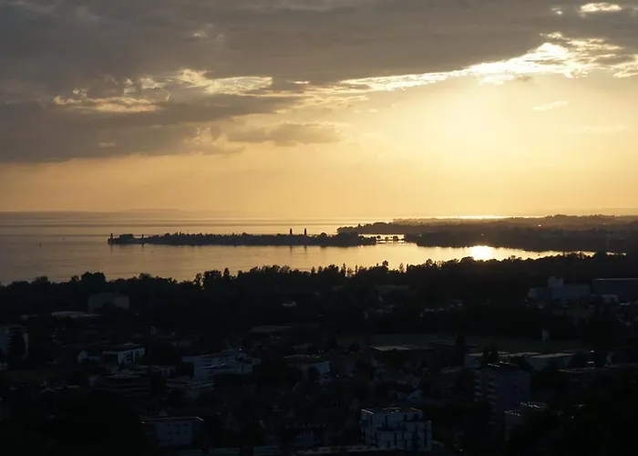 Am Pfaenderhang Mit Seeblick Holiday home